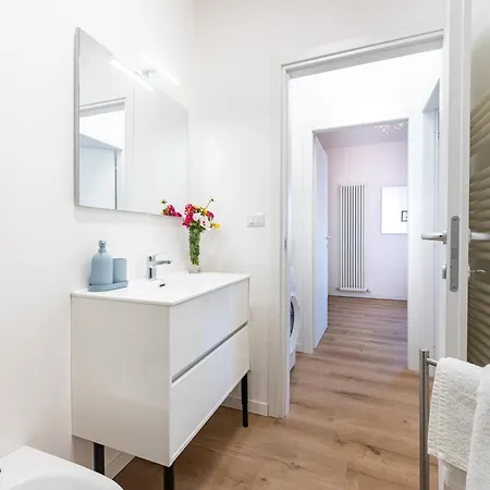 Chic Flat Near Center Appartement Parma