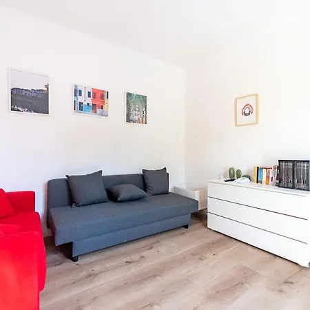 Guesthost - Chic Flat Near Center شقة