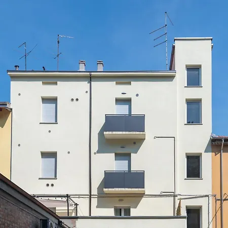 Chic Flat Near Center * Parma