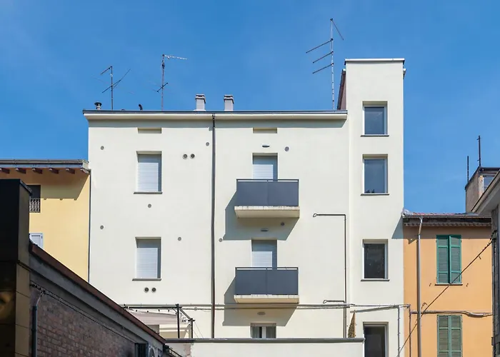 Guesthost - Chic Flat Near Center * بارما