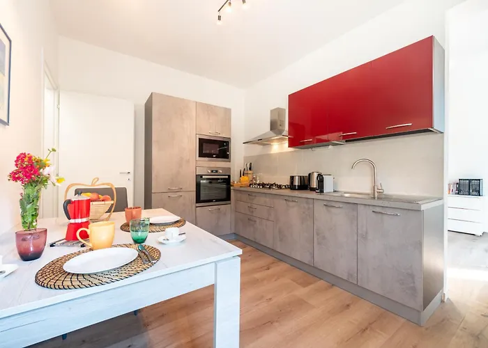 شقة Guesthost - Chic Flat Near Center بارما