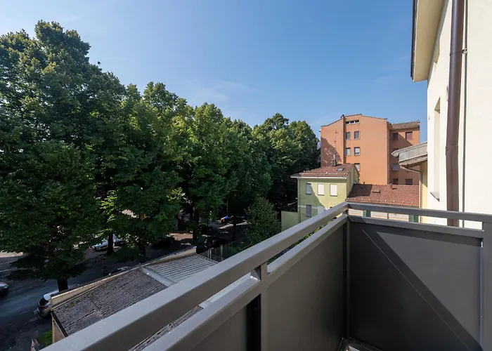 Guesthost - Chic Flat Near Center